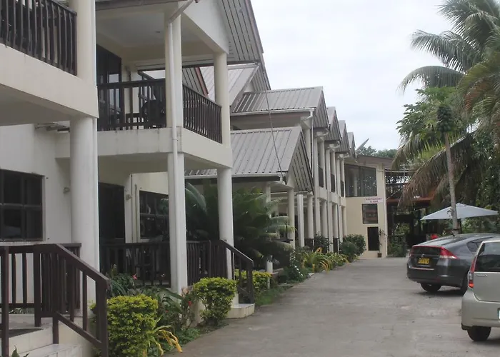 Shalini Garden Hotel & Apartments